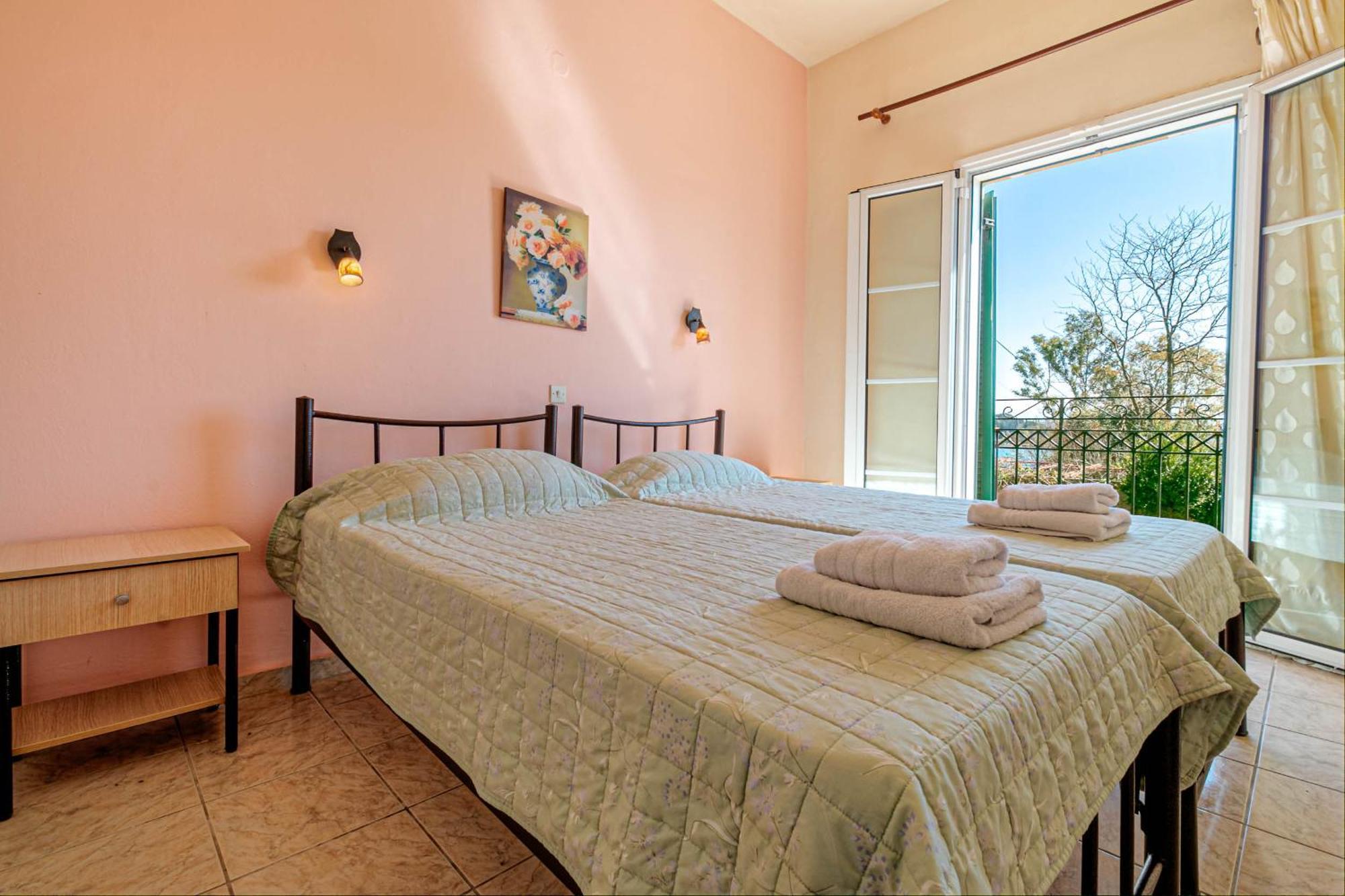 Ionian Arches Hotel Guviá Szoba fotó